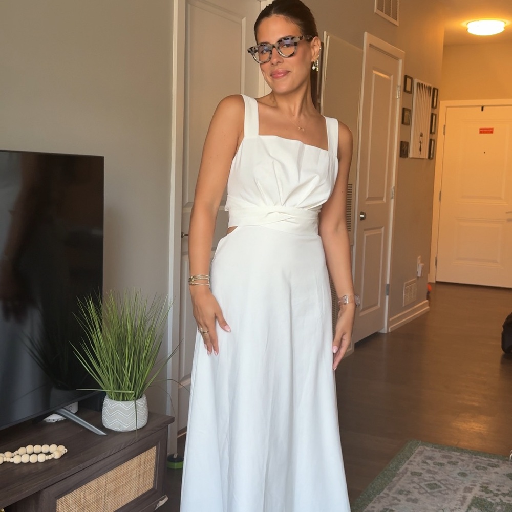 NEW Commense White Backless Dress